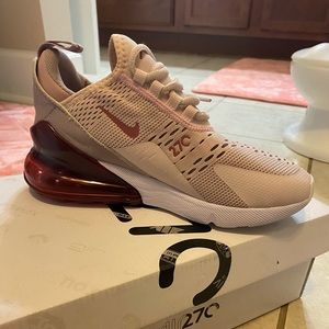 Nike Air Max 270
